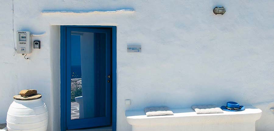 The entrance to the Castle tiny house in Sifnos
