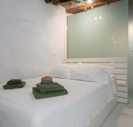 Bedroom with double bed