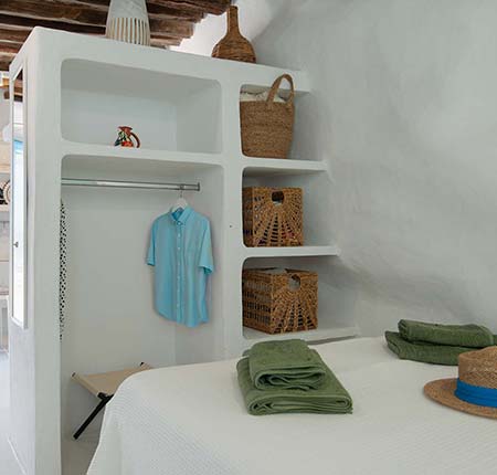 The bedroom of Castle tiny house