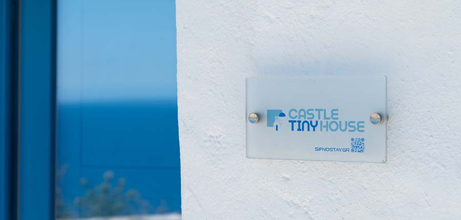 The entrance at Castle tiny house in Sifnos