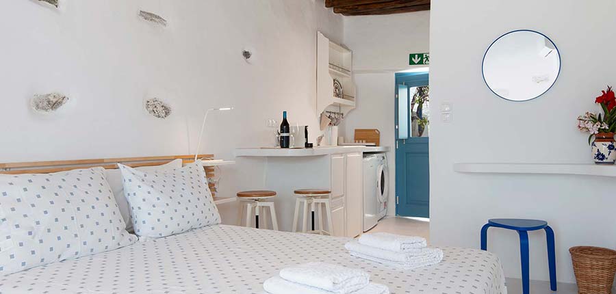 The interior of Seralia seaside in Sifnos